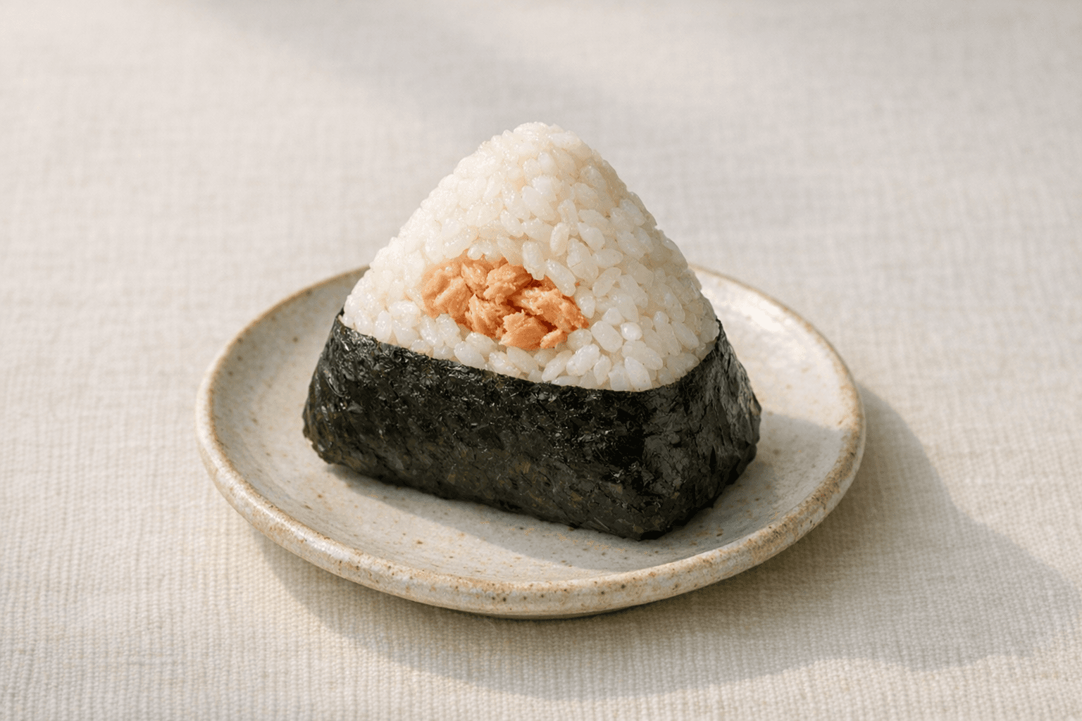 鮭おにぎり(Salmon Onigiri)